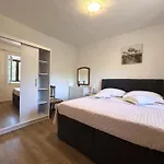 Gostinjska kuća Venilia 3*