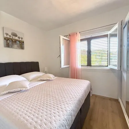 Venilia Πανσιόν 3*