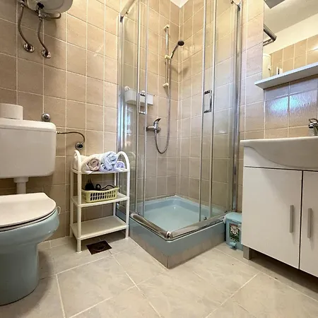 Πανσιόν Venilia Lukoran