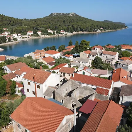 Πανσιόν Venilia Lukoran