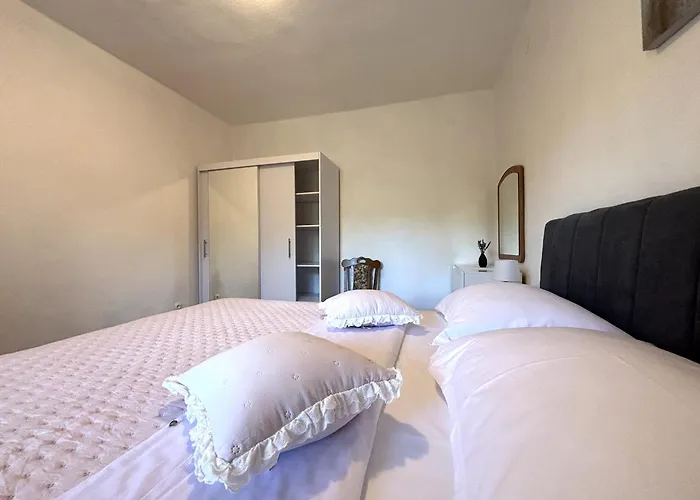 Venilia بيت ضيافة Lukoran