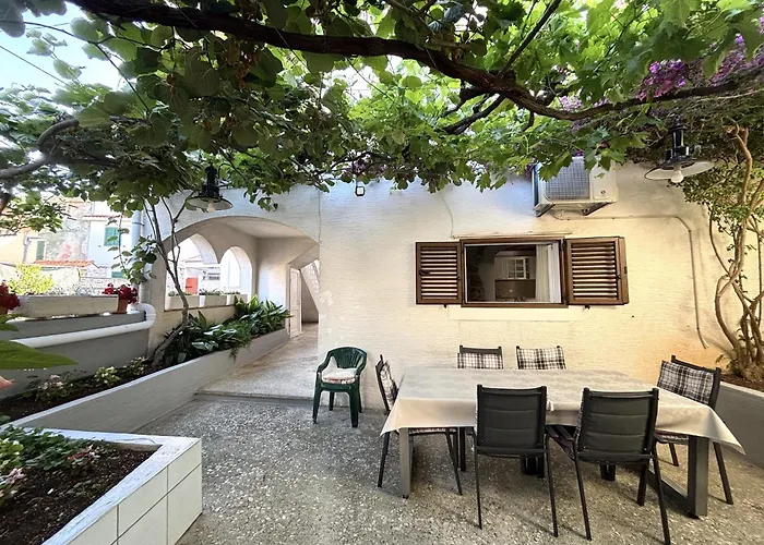 Venilia بيت ضيافة 3*